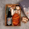 cutie cadou din carton natur cu sticla de vin rosu, eticheta mov cu desen pupaza, Pinot Noir, Heritage, crama DFR, cozonac, halvita, casuta din lut, gem de gutui, caramele cu samburi de floarea soarelui